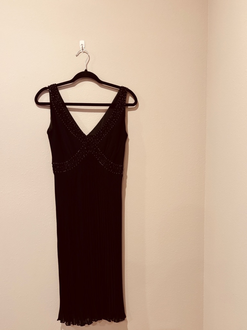 Jones New York Black Beaded V-Neck Midi Dress Size 6 LBD Formal Cocktail Party